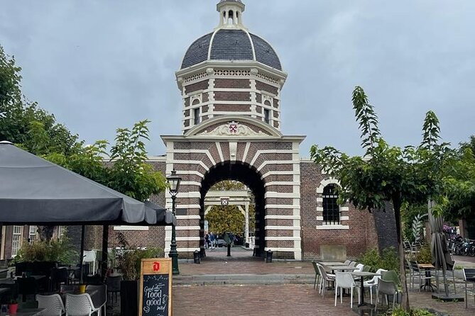 90 minutes Self-Guided Walking tour with puzzles in Leiden - Doelenpoort and Leiden’s defensive past
