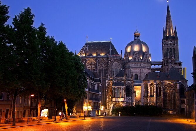 Aachen Scavenger Hunt and Highlights Self Guided Audio Tour - Ponttor, a medieval gateway and useful landmark