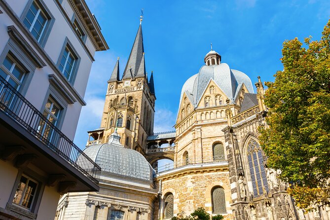 Aachen Scavenger Hunt and Highlights Self Guided Audio Tour - Couven Museum and the Puppenbrunnen