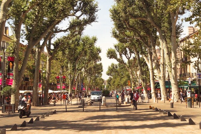 Aix-en-Provence Scavenger Hunt and Sights Self-Guided Tour - How the questions and photo tasks work