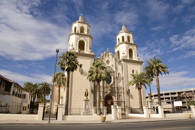 Amazing Scavenger Hunt: Desert Oasis - Fox Tucson Theatre and the character of Congress Street