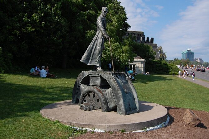 Amazing Scavenger Hunt: Hunt Along Niagara Falls - What the $12.44 price really buys you