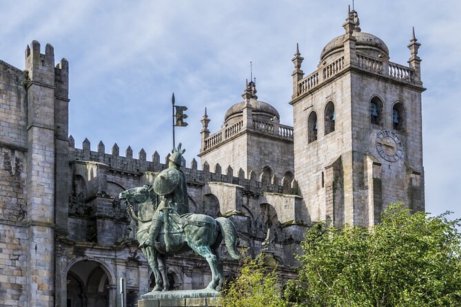 Amazing Secrets of Porto: Self-Guided Puzzle Adventure - Theater, Batalha, and the northbound route