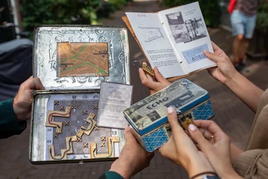 Amsterdam: "Operation 45 " Treasure Hunt Walking Tour - Practical tips for a smoother hunt