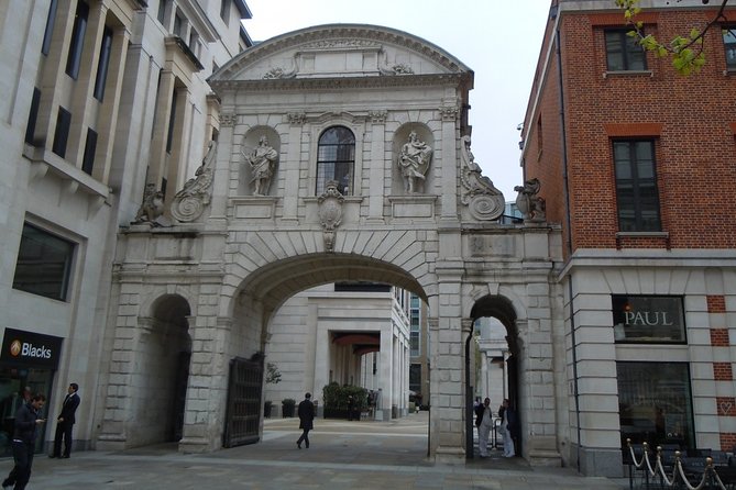 An Epic Scavenger Hunt: The Magnificent City of London - Leadenhall Market brings visual drama