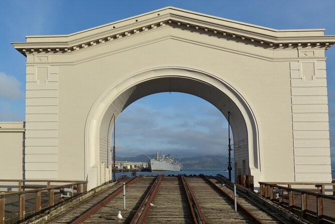 An Exciting Scavenger Hunt: Along Fisherman’s Wharf - Lombard Street and repeated locations