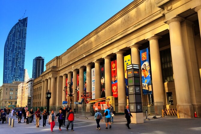 An Exciting Scavenger Hunt: The Wonders of Old Toronto - Berczy Park and the first photo challenges