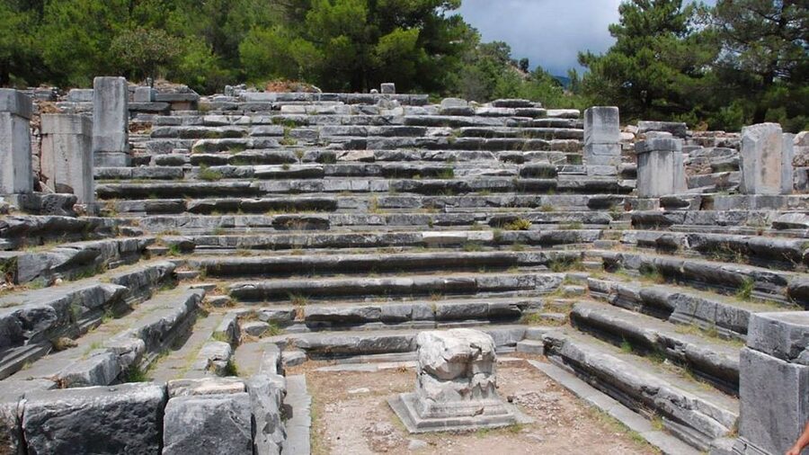 Ancient Agora: E-Ticket w/Treasure Hunt Tour on your phone - Who should choose this activity?