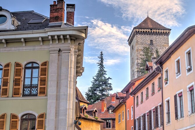 Annecy Scavenger Hunt and Highlights Self Guided Audio Tour - Palais de l’Île, Annecy’s signature stop