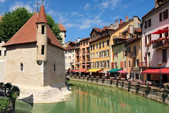 Annecy Scavenger Hunt and Highlights Self Guided Audio Tour - Annecy Cathedral and the Old Town finish