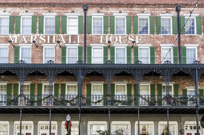 Astounding Scavenger Hunt: Historic Savannah Adventure - Starting at Owens-Thomas House and Slave Quarters