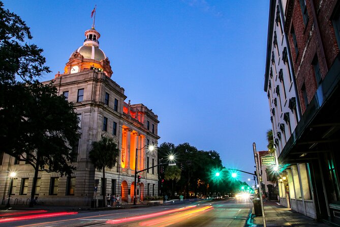 Astounding Scavenger Hunt: Historic Savannah Adventure - Colonial Park Cemetery and the city’s older stories