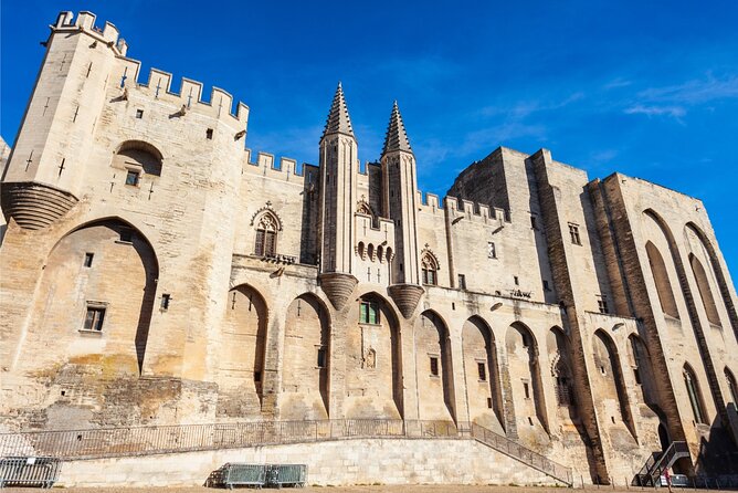 Avignon Scavenger Hunt and Sights Self-Guided Tour - Finding Avignon’s sights through clues