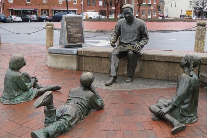 Awesome Scavenger Hunt: Annapolis Red Bricks & Blue Views - Starting at 100 State Circle