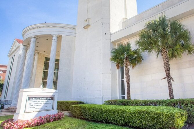 Awesome Scavenger Hunt: Lake Eola's Art Scene & Scenery - Lake Eola supplies the memorable sights