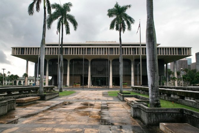 Awesome Scavenger Hunt: Royal Views Of Honolulu - Aloha Tower Marketplace: Ocean views and a lighter mood