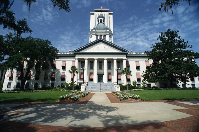 Awesome Scavenger Hunt: The Best of Florida's Capital - Quick takeaways for your Tallahassee outing