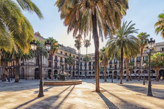 Barcelona Gothic Quarter Scavenger Hunt and City Highlights Walking Tour - Mercat de la Boqueria and a lively sensory stop