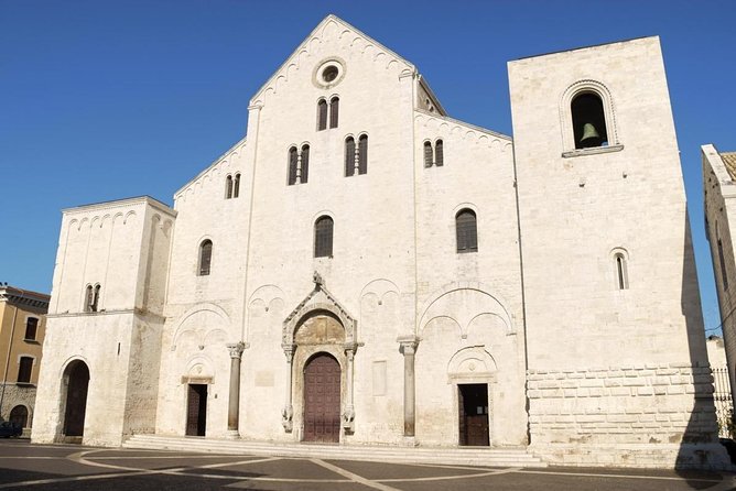 Bari Scavenger Hunt and Highlights Self Guided Audio Tour - Key points at a glance