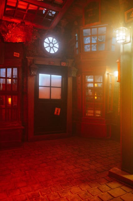 Berlin: EXIT Escape Room Games & Virtual Reality Adventures! - Why the private format matters
