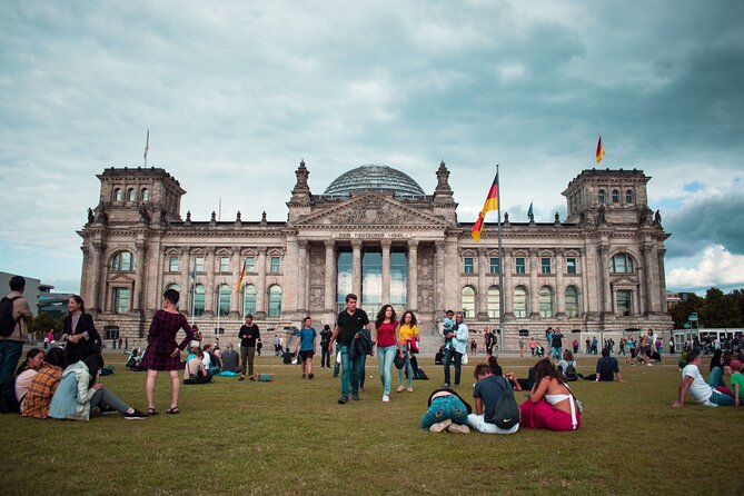 Berlin Highlights Self guided scavenger hunt and Walking Tour - A walking pace that suits active groups