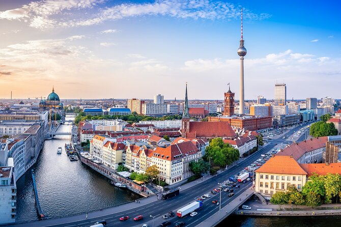 Berlin Highlights Self guided scavenger hunt and Walking Tour - Who will enjoy this activity most?