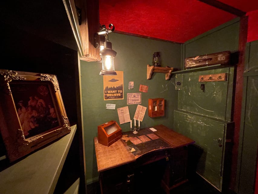 Berlin: “Shadow of the Rubber Duck” Escape Room Experience - A Berlin mystery set in 1976