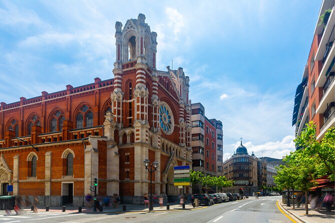 Bilbao Scavenger Hunt and Highlights Self Guided Audio Tour - Doña Casilda Park and the Guggenheim