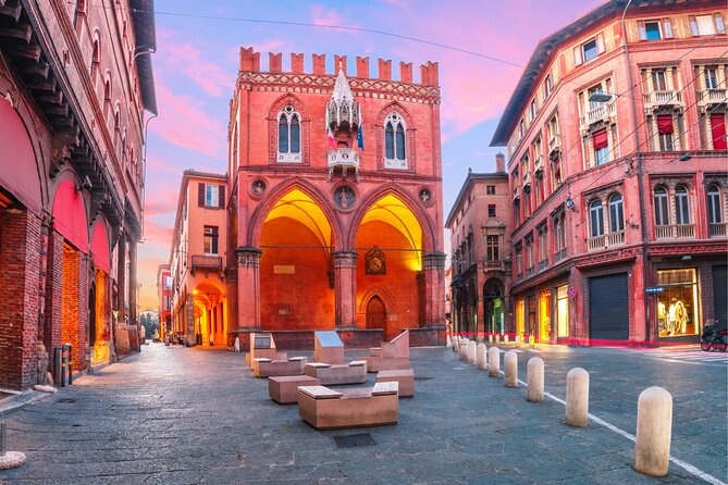Bologna Scavenger Hunt and Highlights Self Guided Audio Tour - The Two Towers and Piazza Minghetti