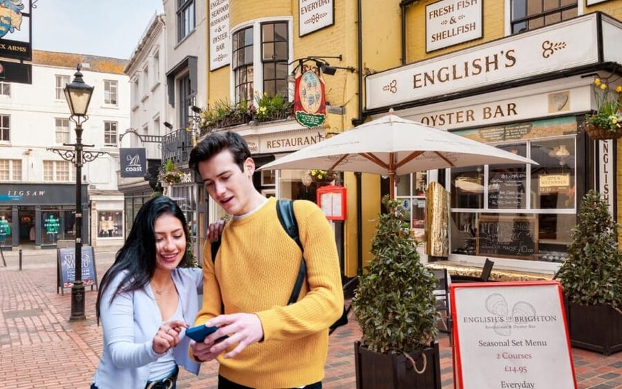 Brighton: City Walking Tour & Exploration Game - From the seafront into central Brighton