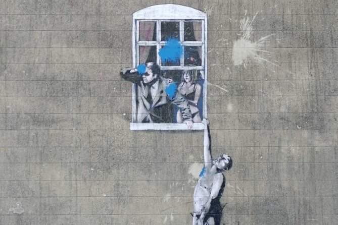 Bristol Street Art: Banksy Exploration Game and Tour - Aryz and the Five-Storey Wall