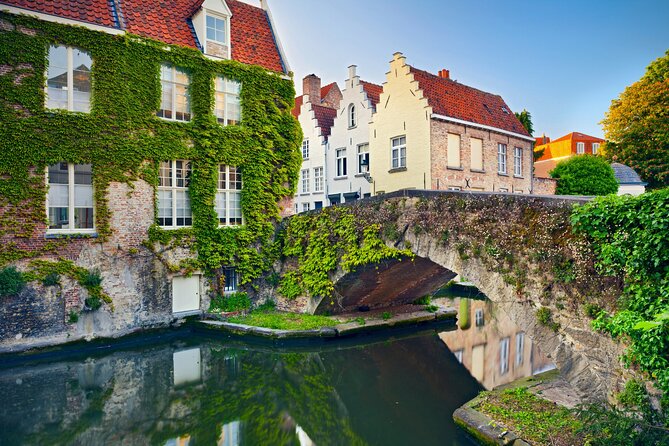 Bruges Scavenger Hunt and Highlights Self Guided Audio Tour - De Halve Maan Brewery: a useful food and drink break