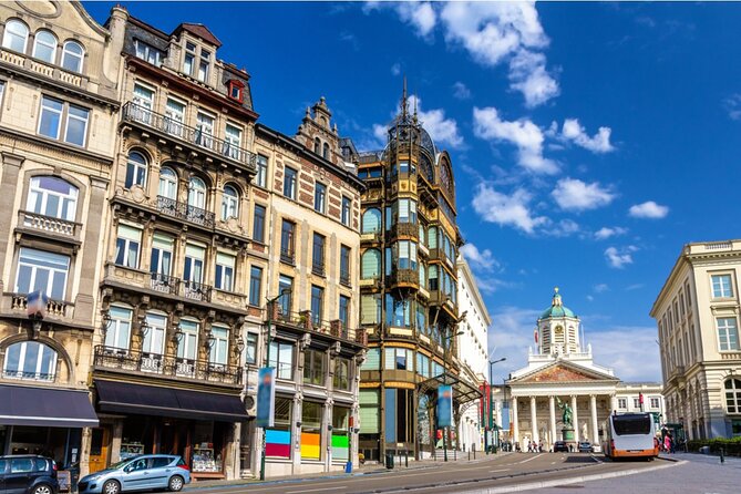 Brussels Origins of the City: Exploration Game and Tour - Grand Place and the Jeanneke-Pis stop