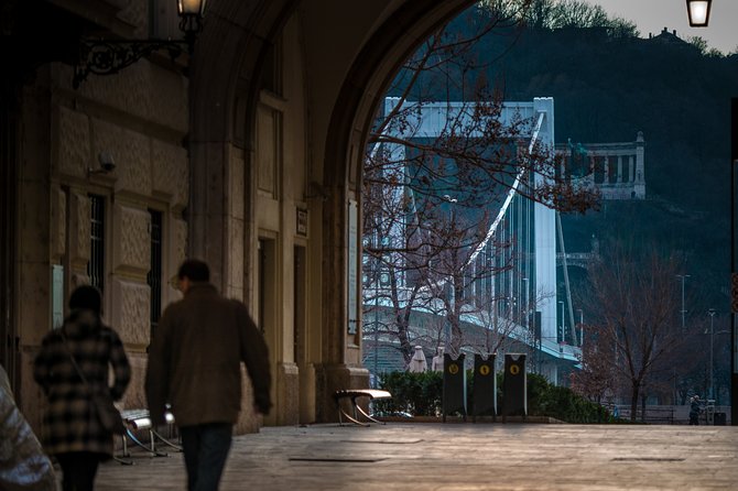 Budapest Highlights Self guided scavenger hunt and Walking Tour - The Liberty Statue and the climb toward Buda