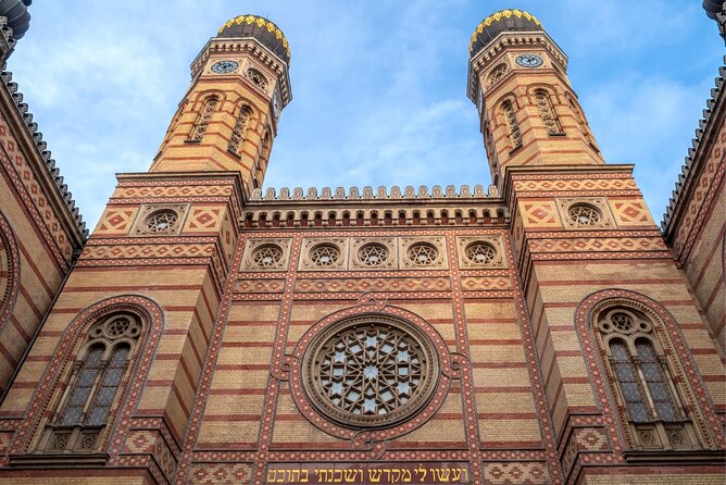 Budapest (Jewish Quarter) Scavenger Hunt and Self-Guided Tour - Family use, group size, and the level of independence