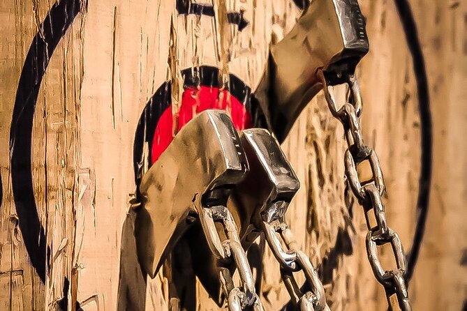 Bundle: 1-Hour Axe Throwing + Escape Room - The First Hour: Learning to Throw Safely