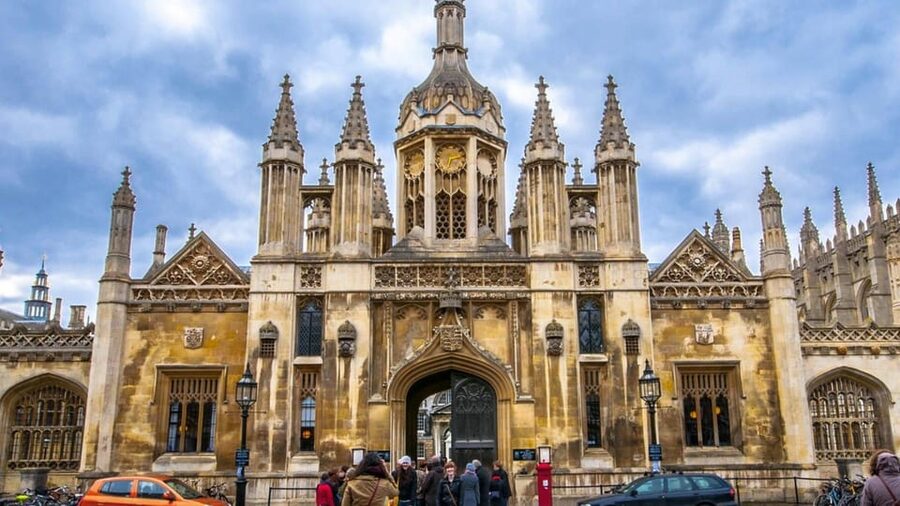 Cambridge: City Walking Tour & Exploration Game - Reaching the city view