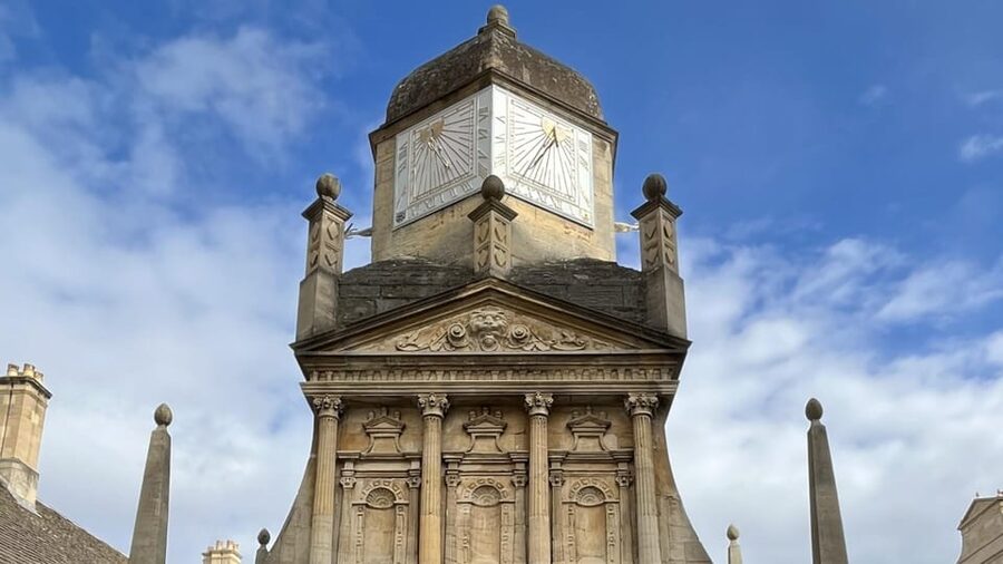 Cambridge: City Walking Tour & Exploration Game - My main concern: inconsistent clue design