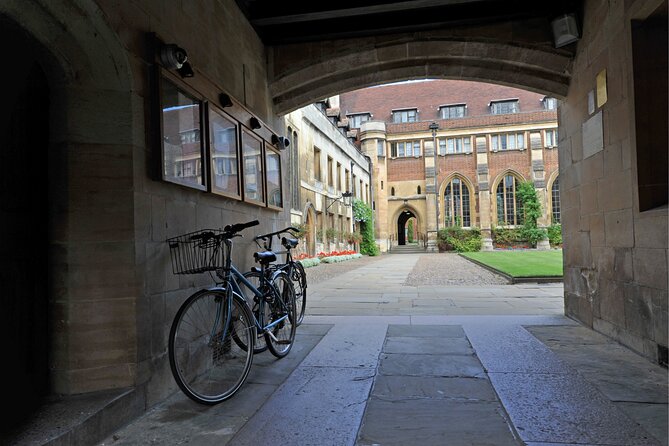 Cambridge Scavenger Hunt and Highlights Self-Guided Tour - What the 10-plus attractions actually offer