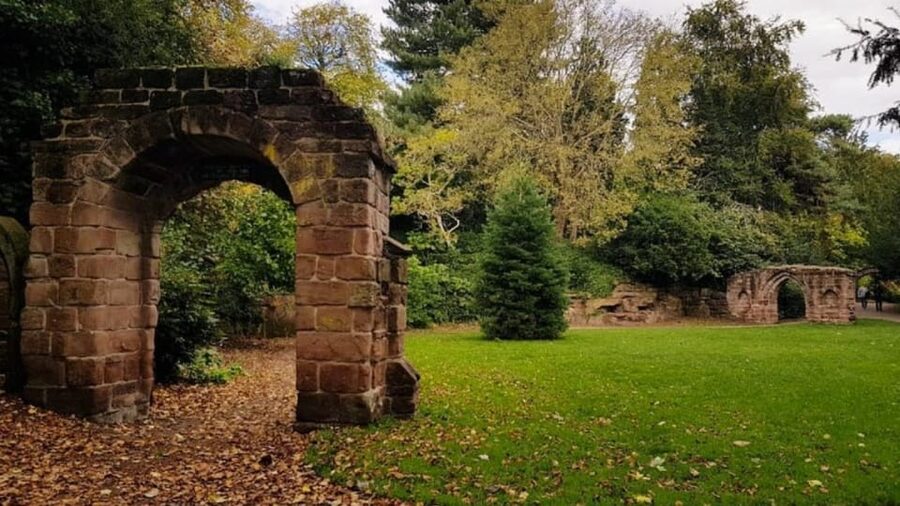 Chester: City Walking Tour & Exploration Game - Grosvenor Park and the River Dee