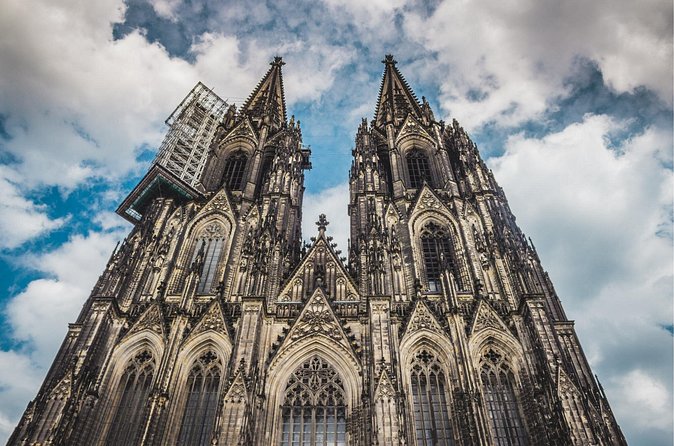 Cologne Scavenger Hunt and Highlights Self Guided Audio Tour - Alter Markt and Heumarkt bring the city to life