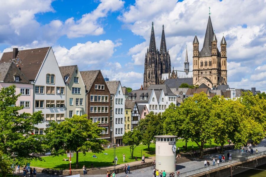 Cologne: Scavenger Hunt Self-Guided Tour - Price, group value, and what is not included