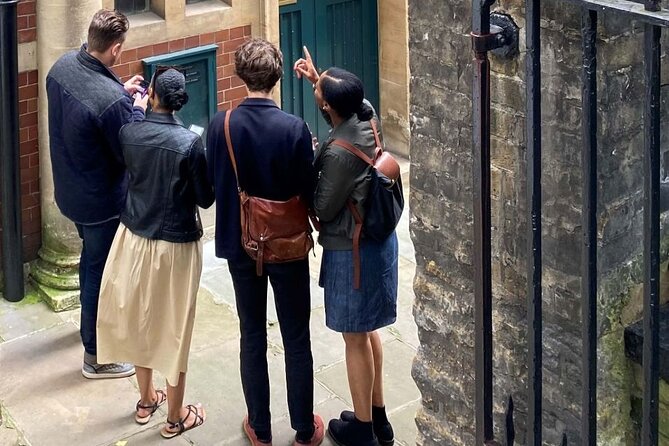 Colombia's Finest Outdoor Murder Mystery London - Timing, walking, and practical comfort