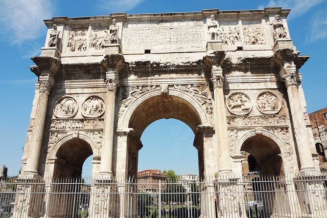 Colosseum and Roman Forum Treasure Hunt Tour for Kids & Families - Walking through the Roman Forum