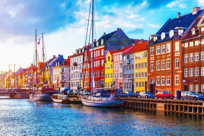 Copenhagen: Self Guided Scavenger Hunt and Tour - Starting at City Hall Square