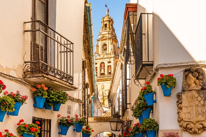 Córdoba Scavenger Hunt and City Highlights Walking Tour - The Mezquita-Catedral and Córdoba’s Landmark Core
