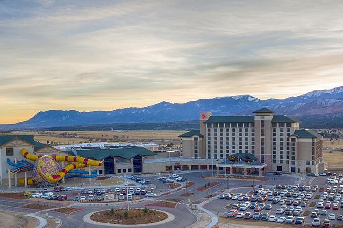 Dinner Detective True Crime Murder Mystery - Colorado Springs, CO - How the Colorado Springs mystery dinner works