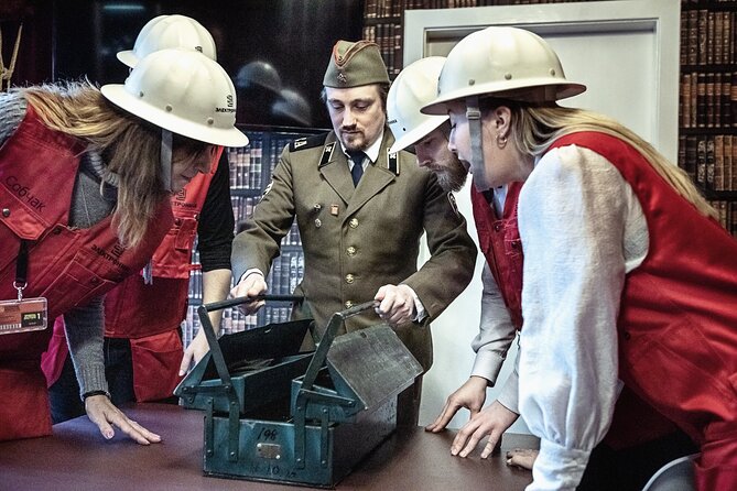 Downfall Spy Mission (Premium Private Escape Room) - Who Will Enjoy Downfall Most?