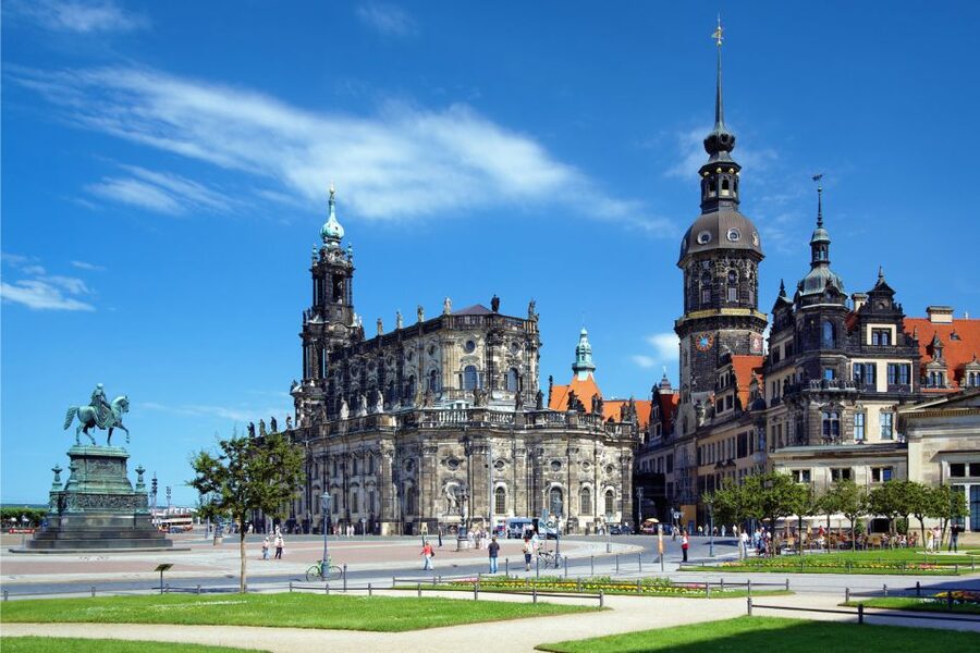 Dresden: Old Town Scavenger Hunt for Children - Starting at Theaterplatz beside the Semperoper