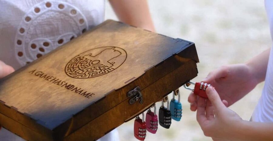 Dubrovnik: Old Town History Outdoor Escape Game - Starting at Rector’s Palace with a sealed wooden book